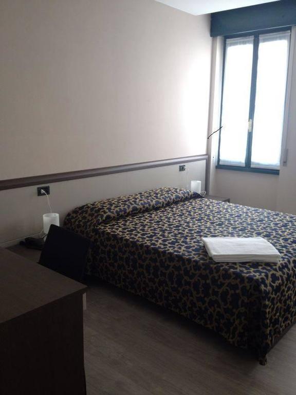 Locanda San Fiorenzo Fiorenzuola d'Arda Bagian luar foto