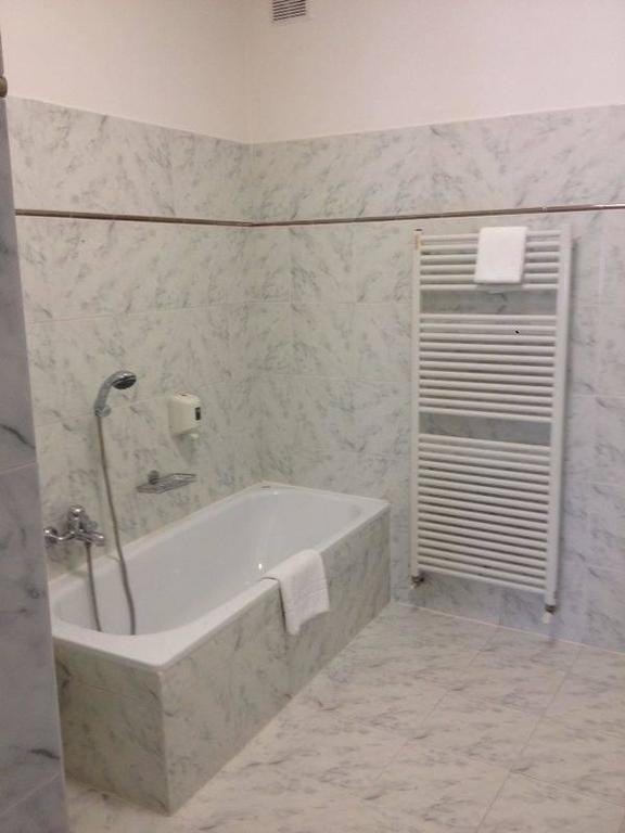 Locanda San Fiorenzo Fiorenzuola d'Arda Bagian luar foto