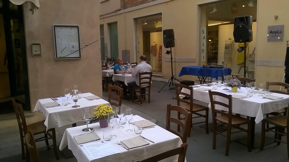Locanda San Fiorenzo Fiorenzuola d'Arda Bagian luar foto