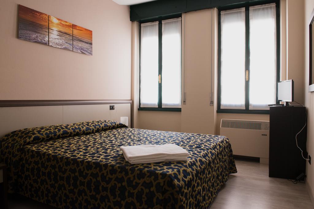Locanda San Fiorenzo Fiorenzuola d'Arda Bagian luar foto