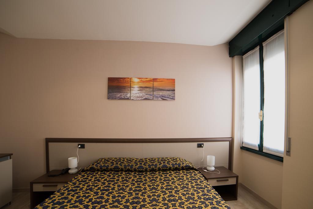 Locanda San Fiorenzo Fiorenzuola d'Arda Ruang foto