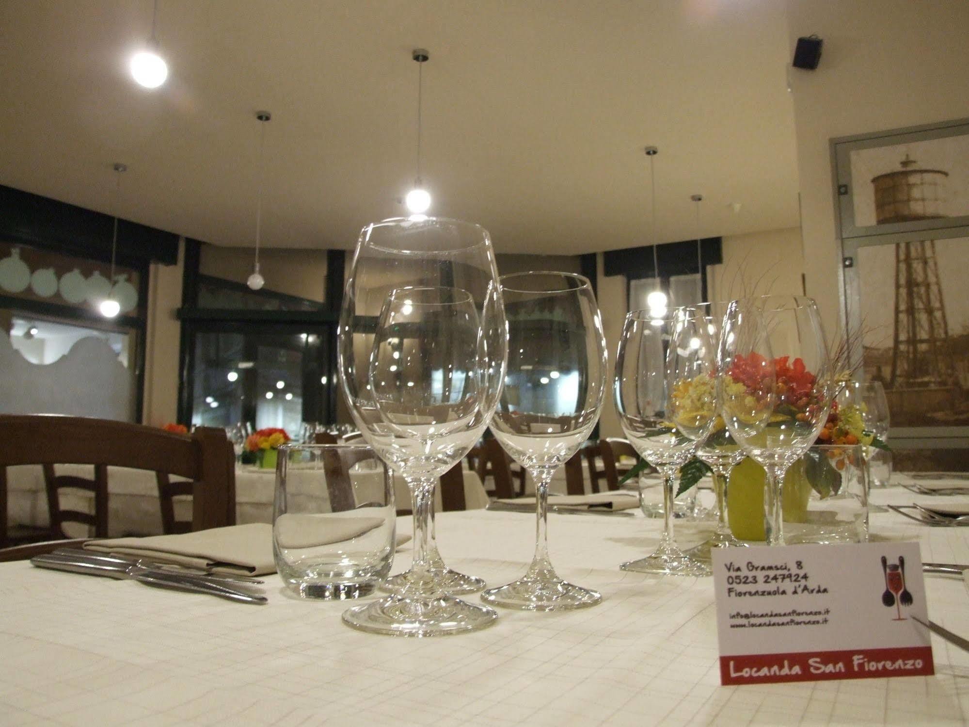 Locanda San Fiorenzo Fiorenzuola d'Arda Bagian luar foto